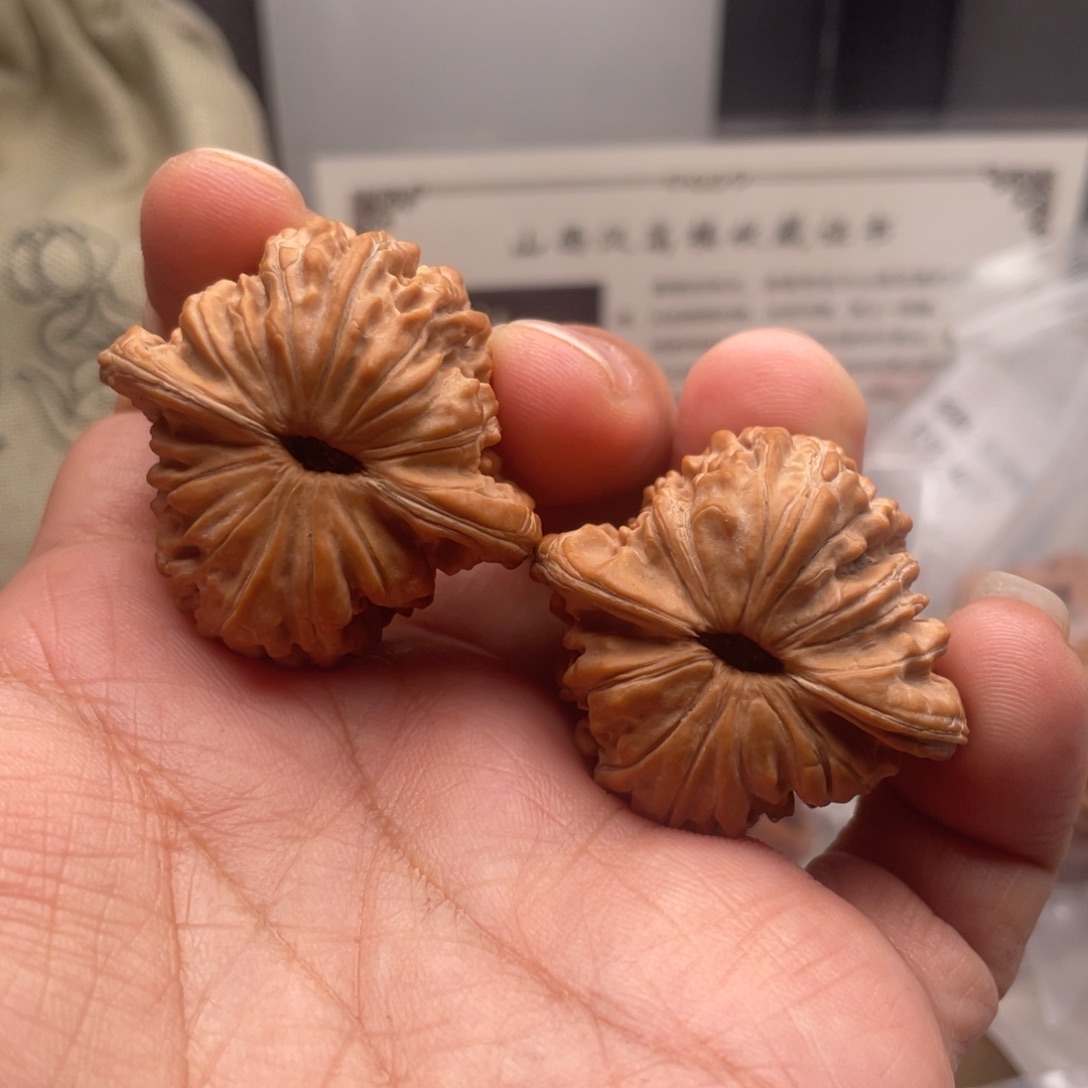 大***米把件文玩核桃汉高楼39尺