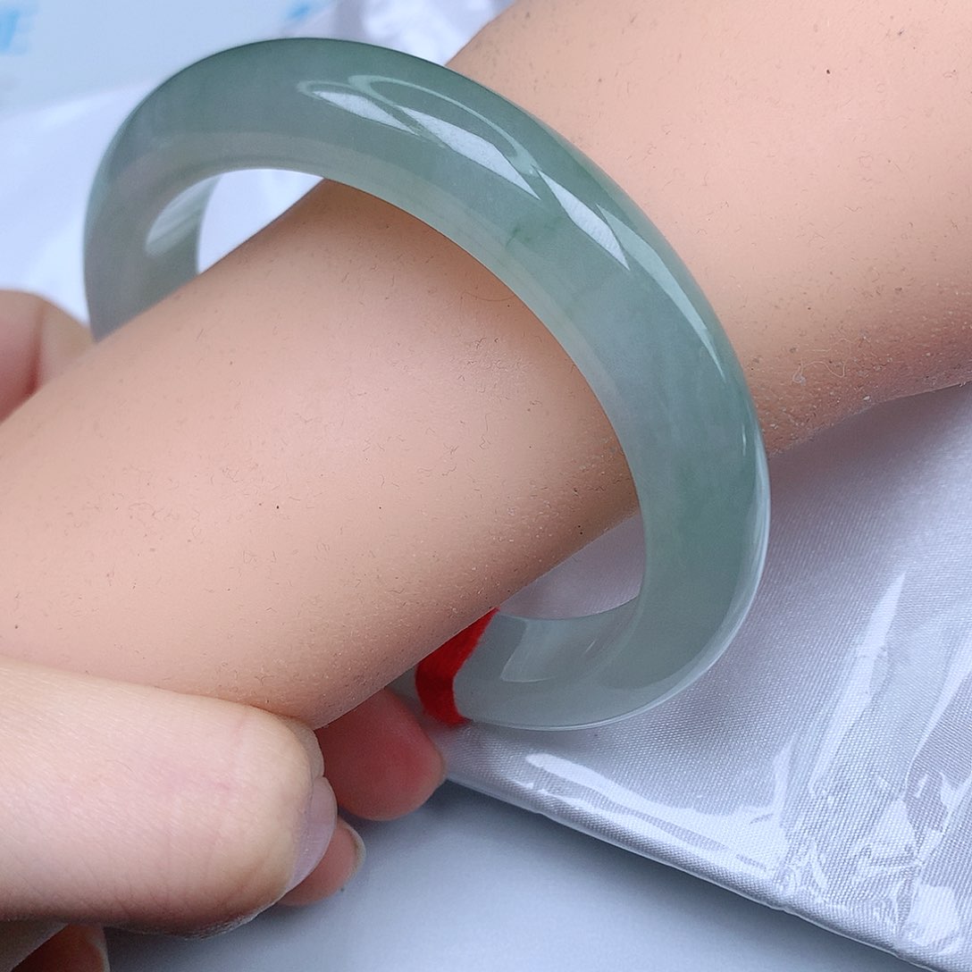 翡翠手镯未镶嵌天然