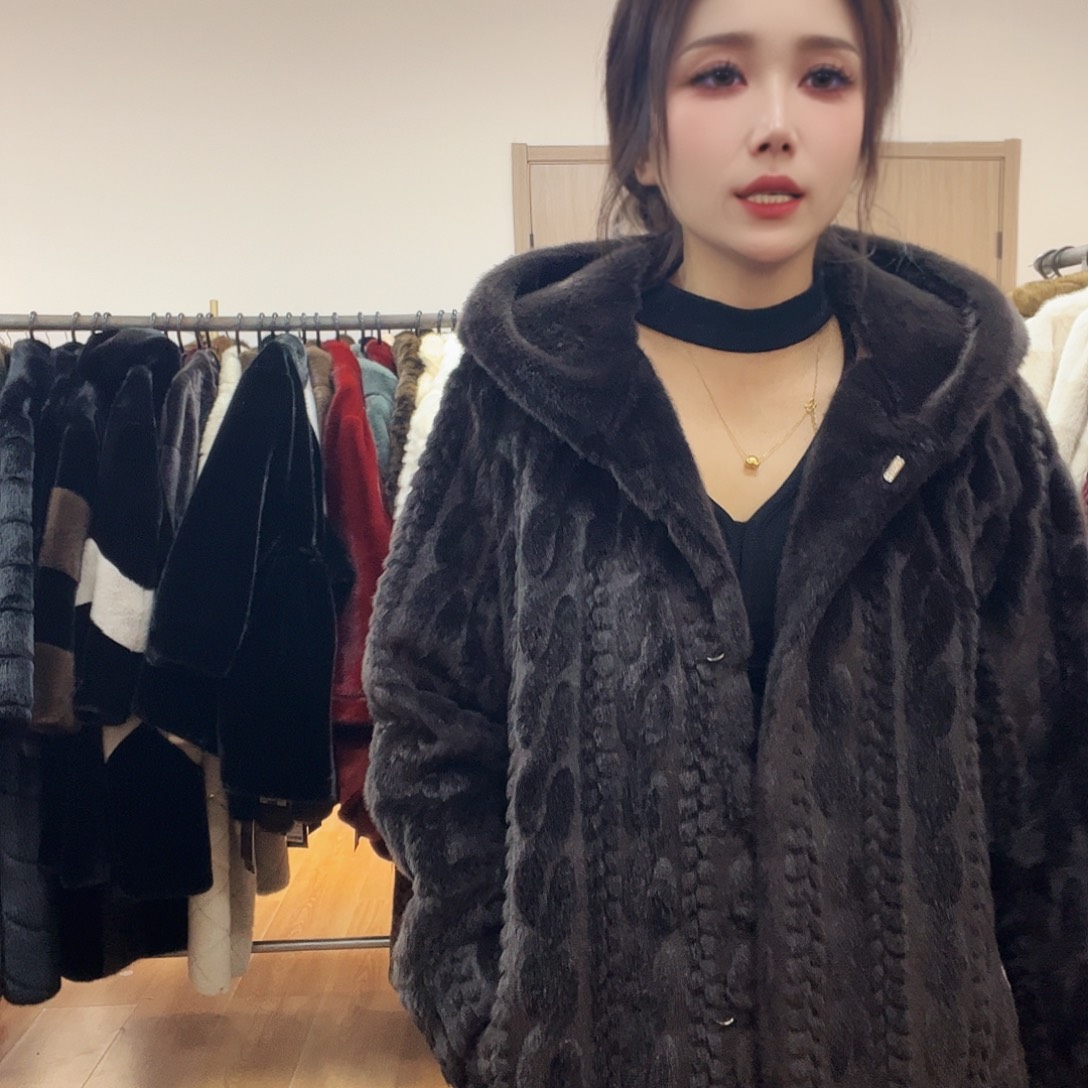 25号皮毛一体外套
