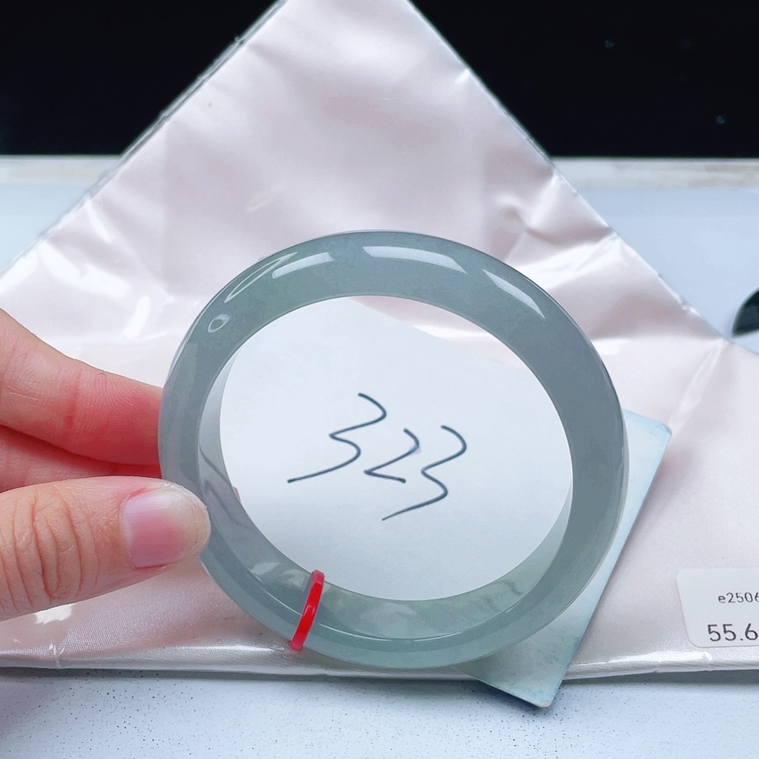 翡翠未镶嵌手镯55+正圈