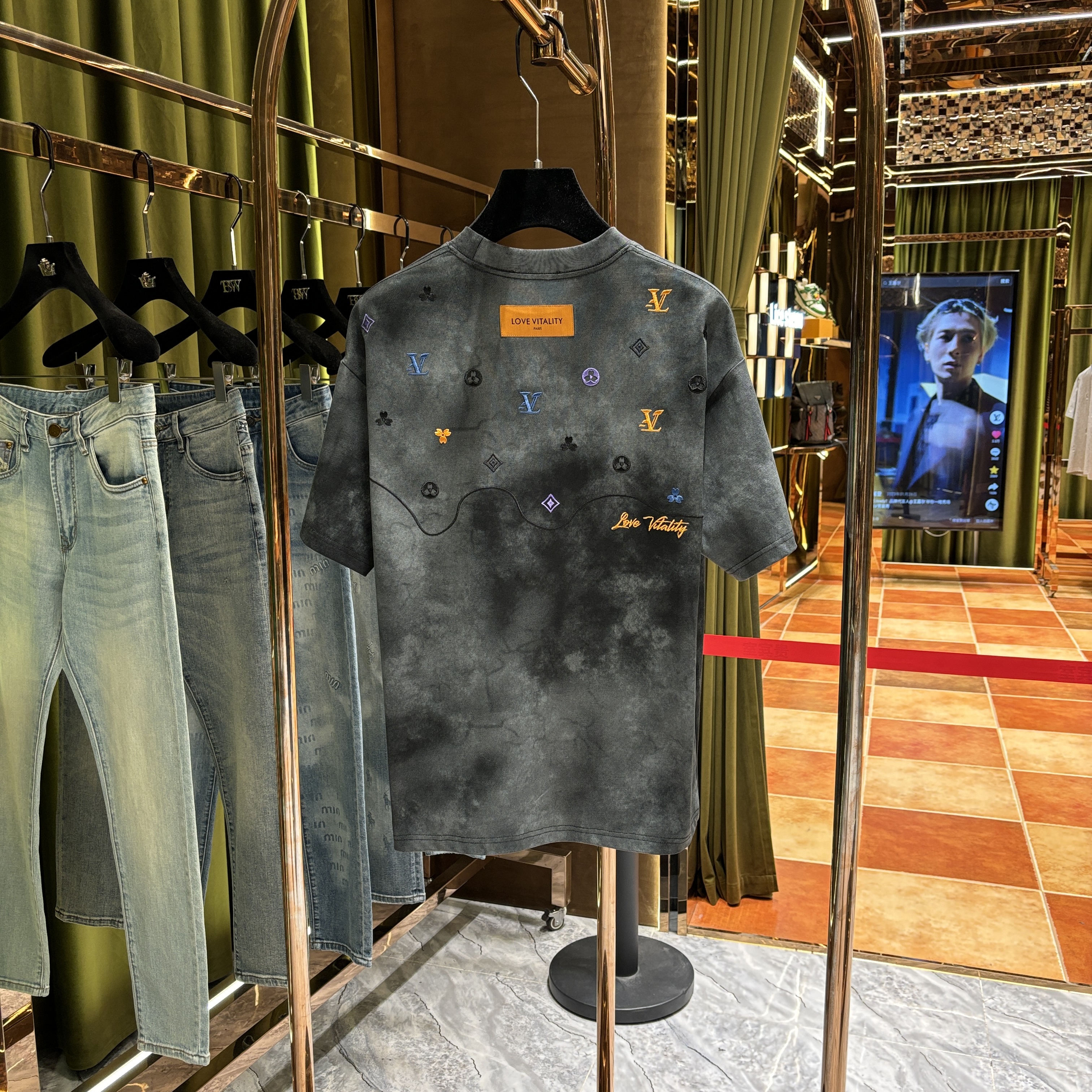 YL【琦琦专属-100%纯棉短袖】老钱风重工极简刺绣工艺短袖 25205