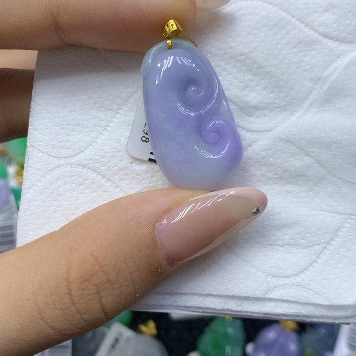 颈饰18K金镶嵌翡翠