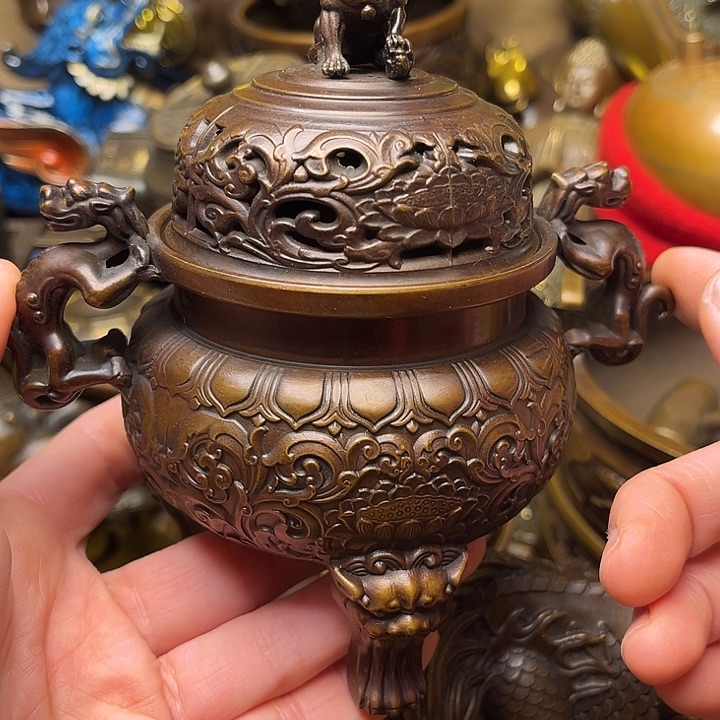 精美铜器批发档口