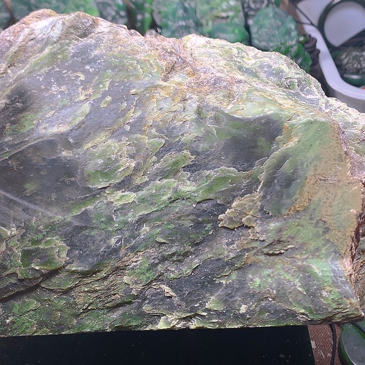 和田玉（碧玉）未镶嵌珠宝奇石