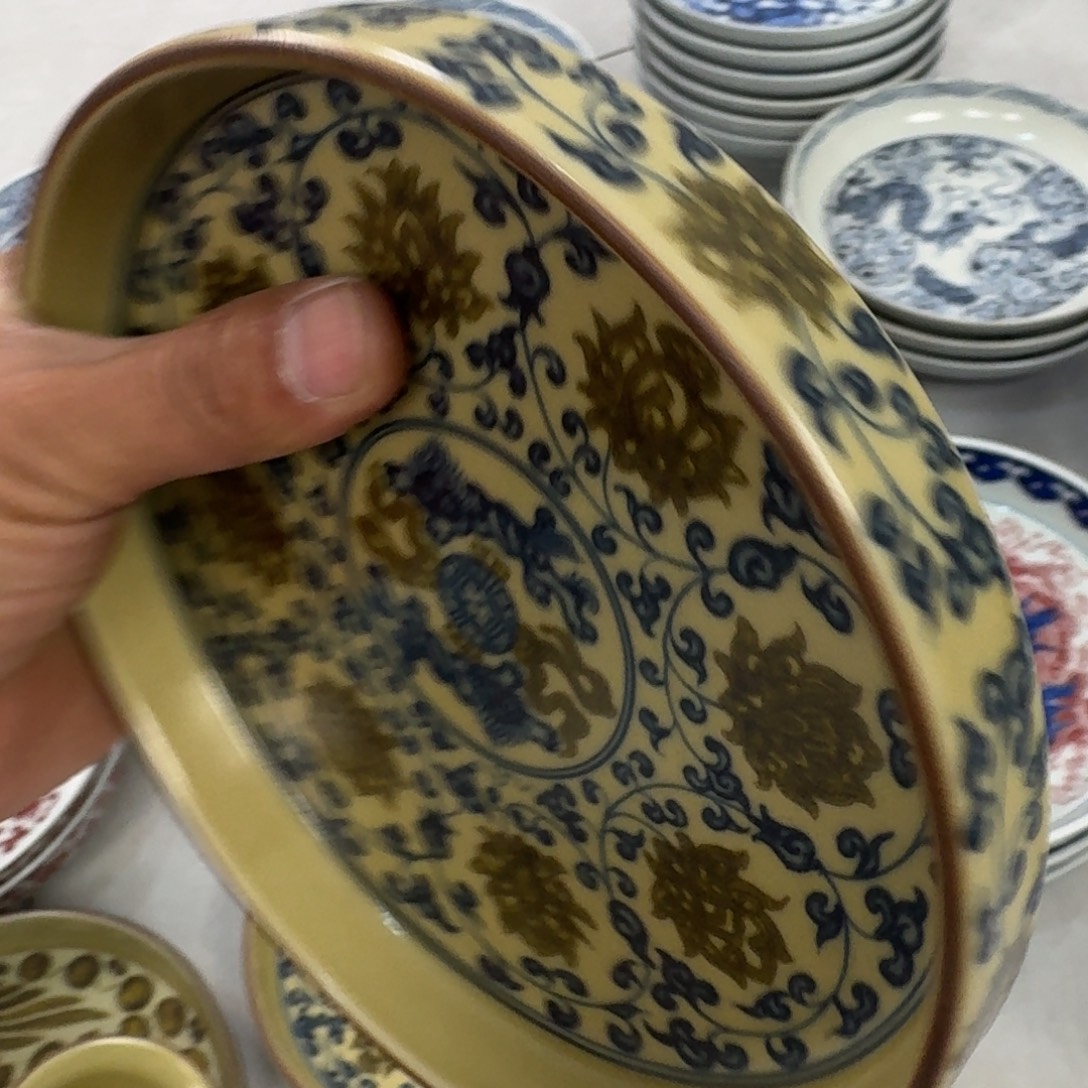 摆件釉里金缠枝莲大壶承