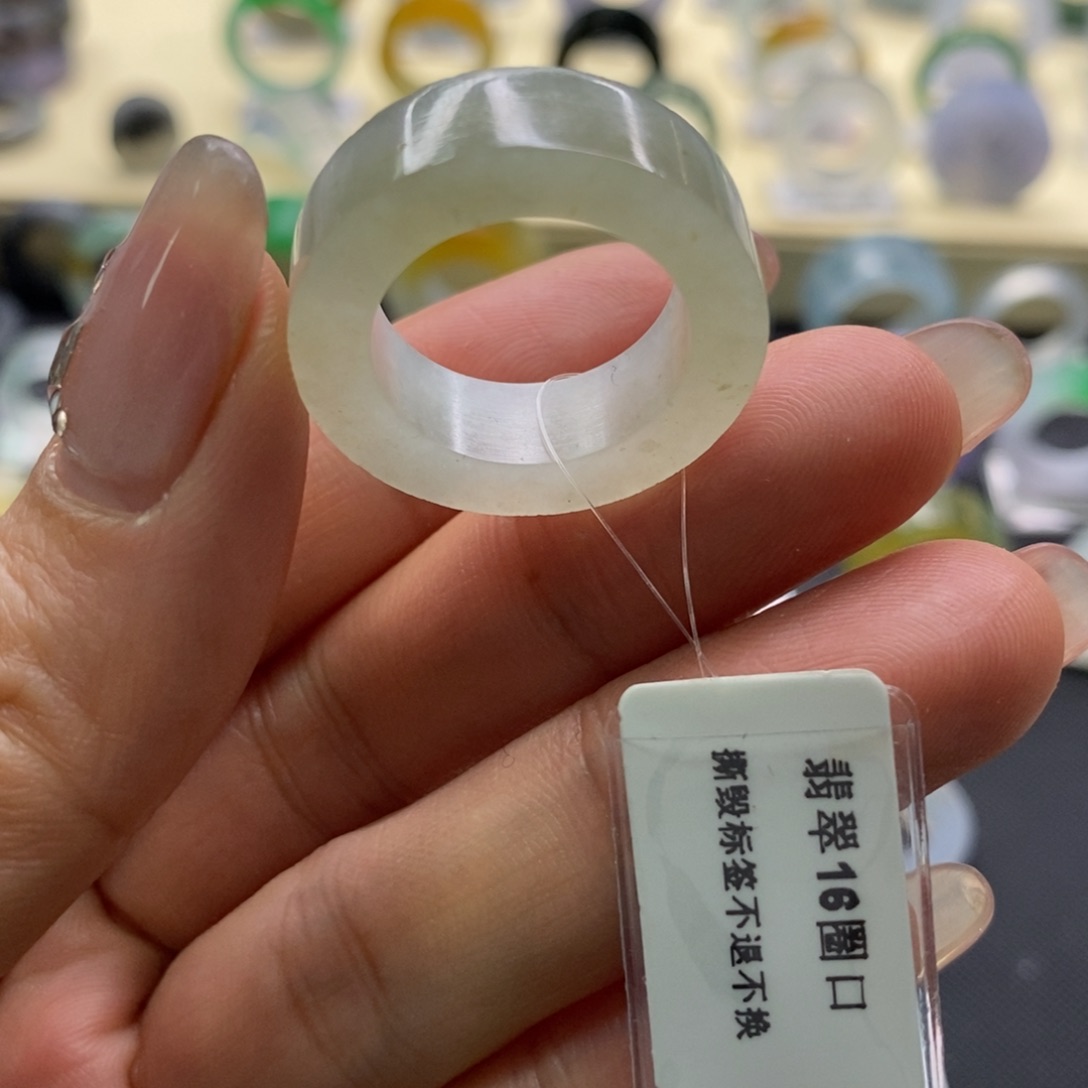 定制翡翠未镶嵌戒指