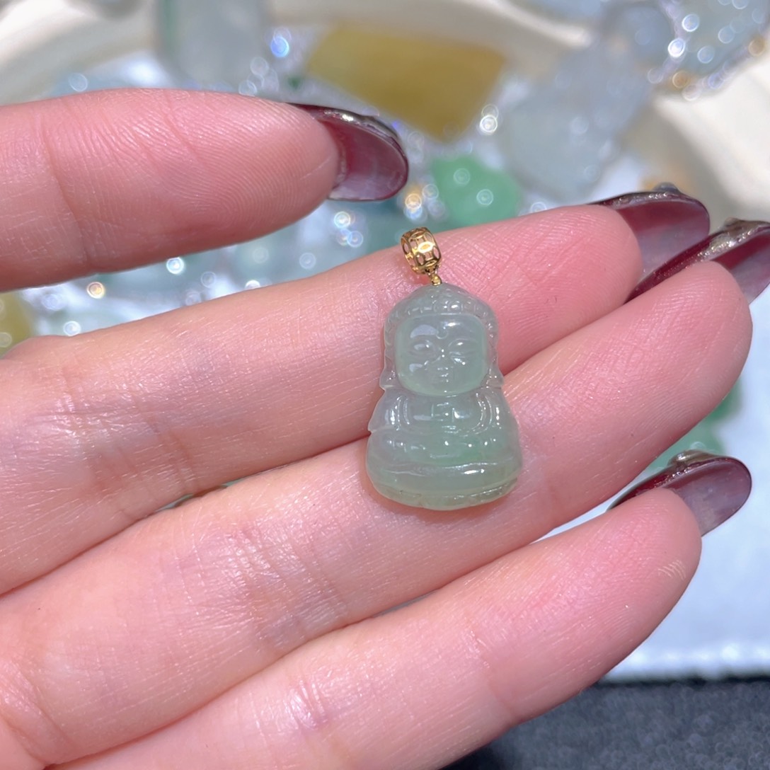 翡翠颈饰18K金镶嵌翡翠