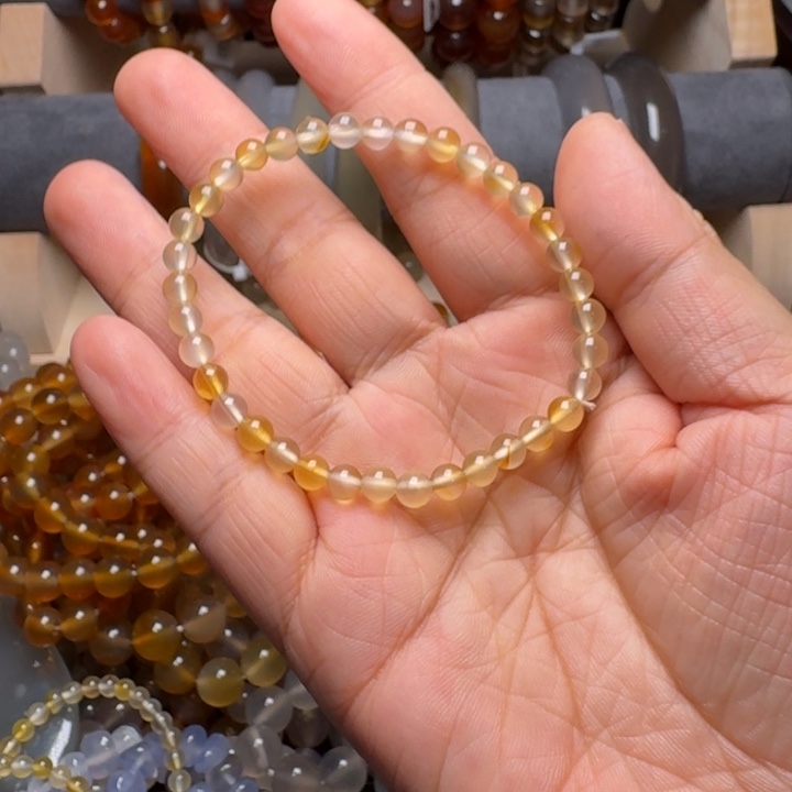 灵***灵玛瑙/玉髓未镶嵌手链9906……9.9