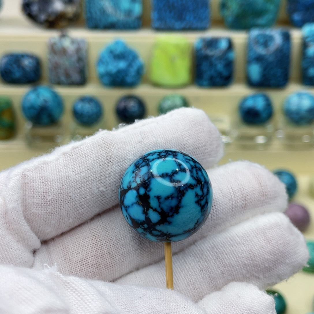 未镶嵌绿松石颈饰