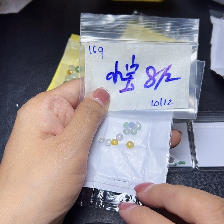 未镶嵌定制翡翠小**乖