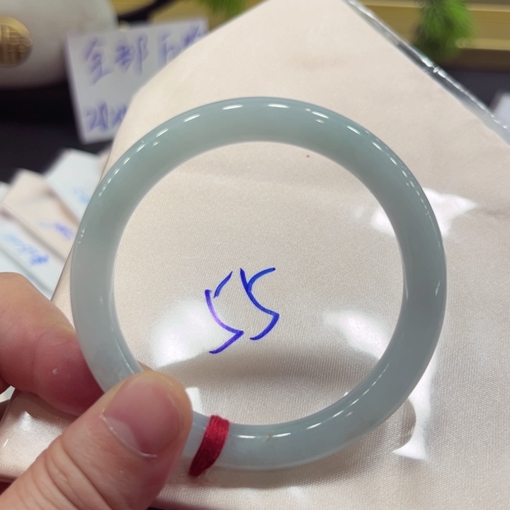 翡翠手镯未镶嵌52.8圆