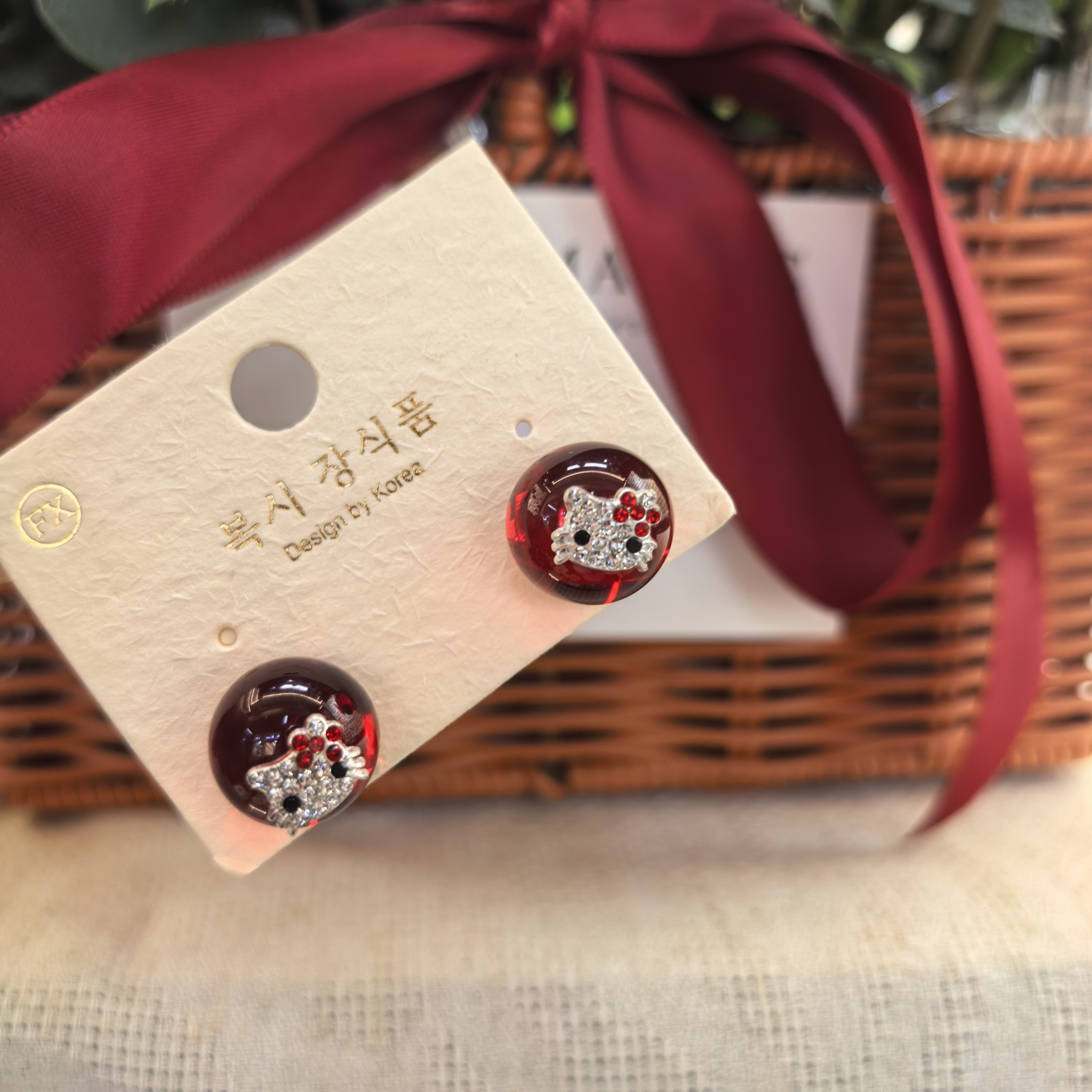 铜合金耳饰 C238银色小KT猫咪闪闪红球耳钉耳饰