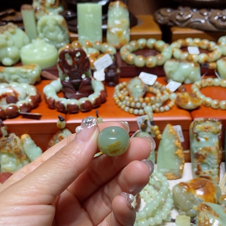 岫岩河磨玉（透闪石质玉）挂件未镶嵌