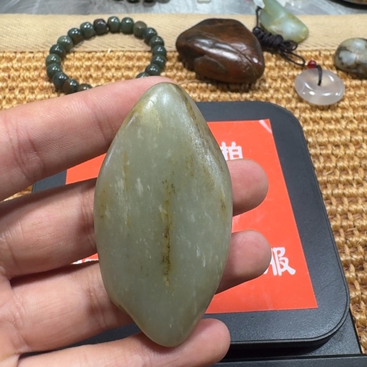 和田玉（糖玉）未镶嵌挂件