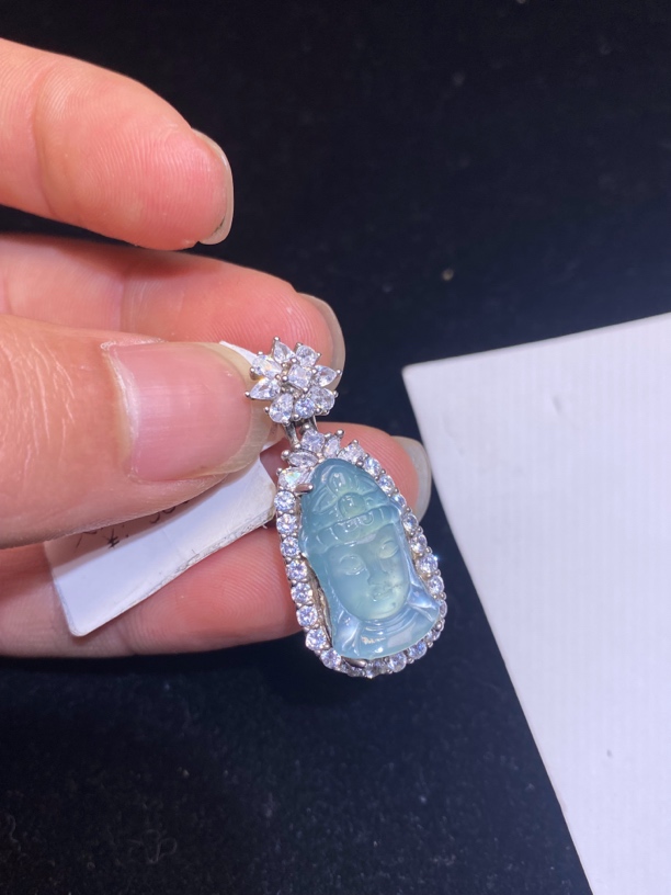 （危料专卖）天然翡翠A货 观音头吊坠