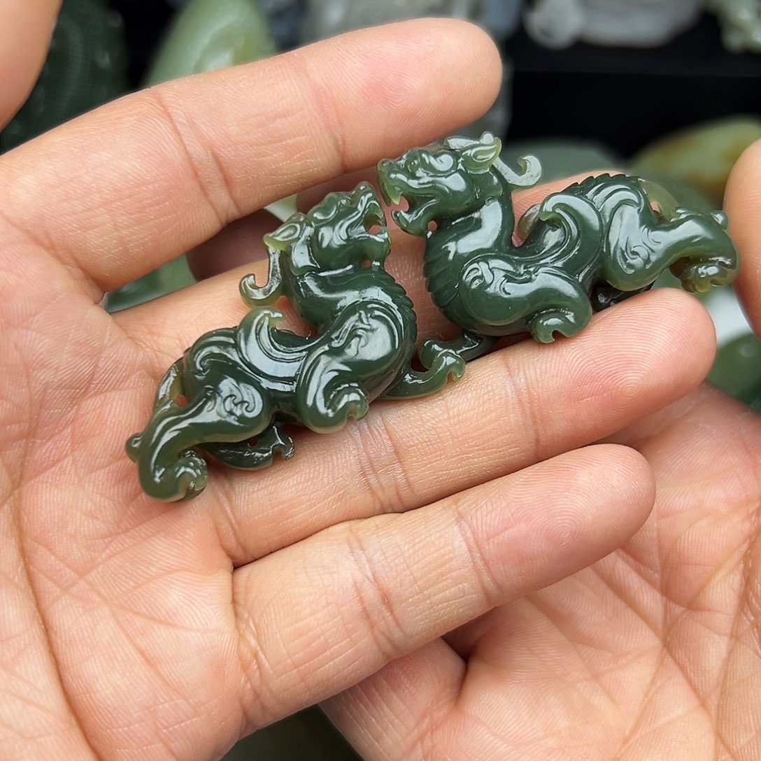 和田玉一对貔貅未镶嵌