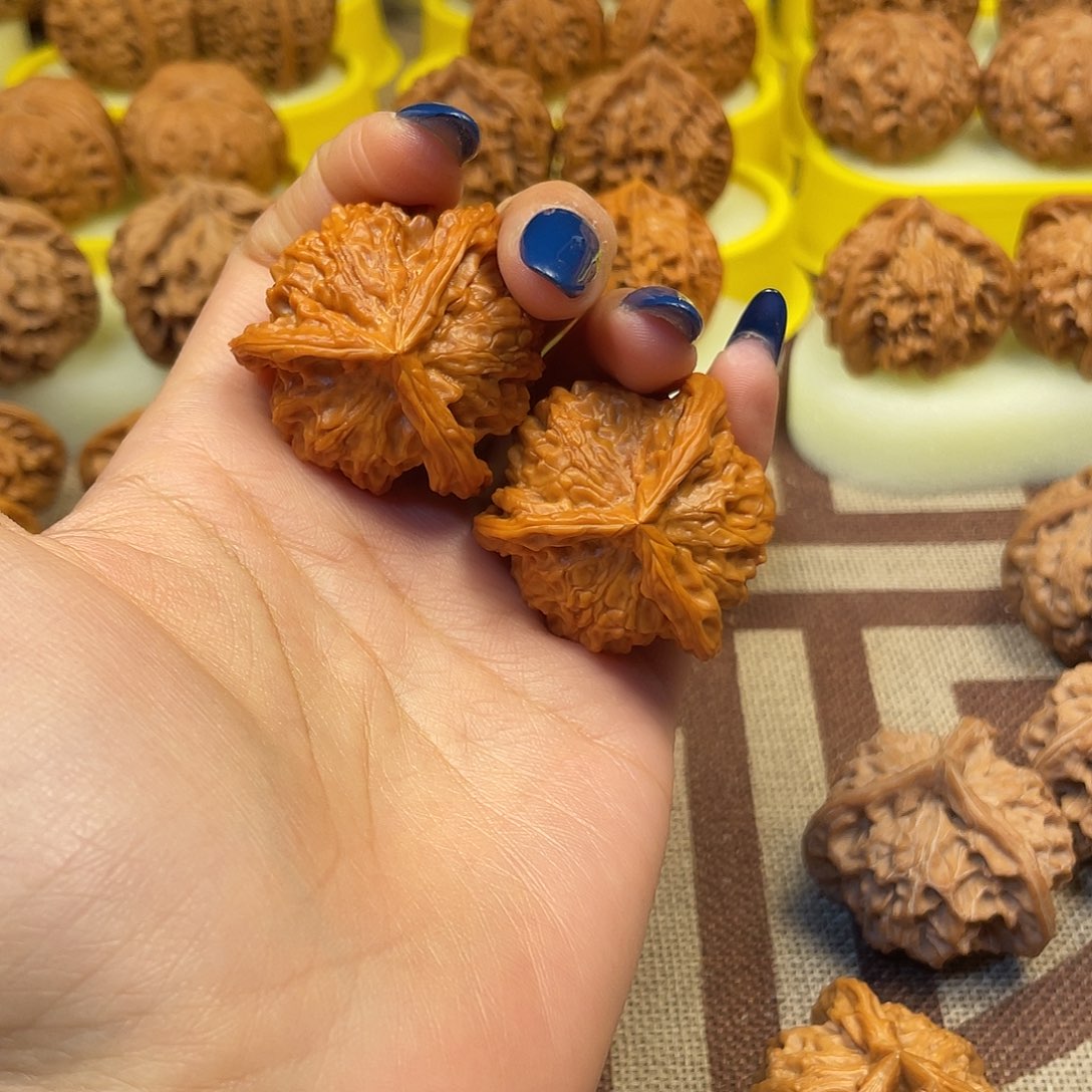 逆***星文玩核桃吊坠盘山三棱