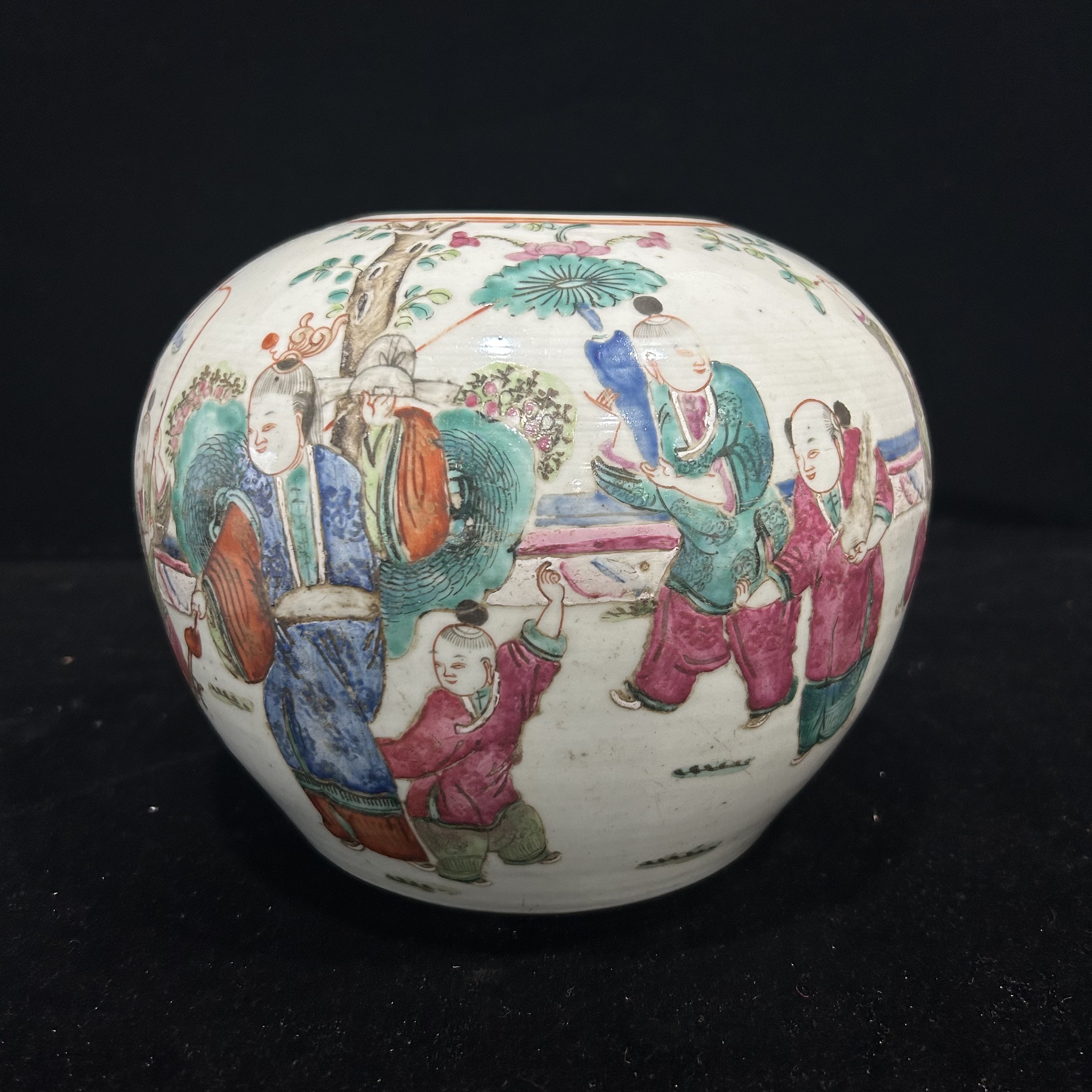 粉彩人物西瓜坛