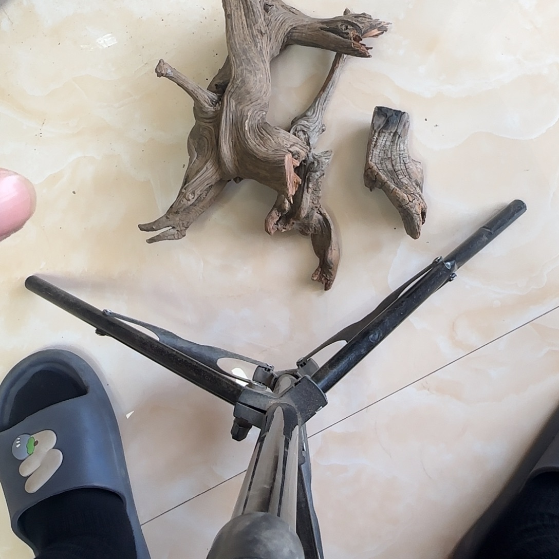 吳***章木3个坨坨疙瘩头上