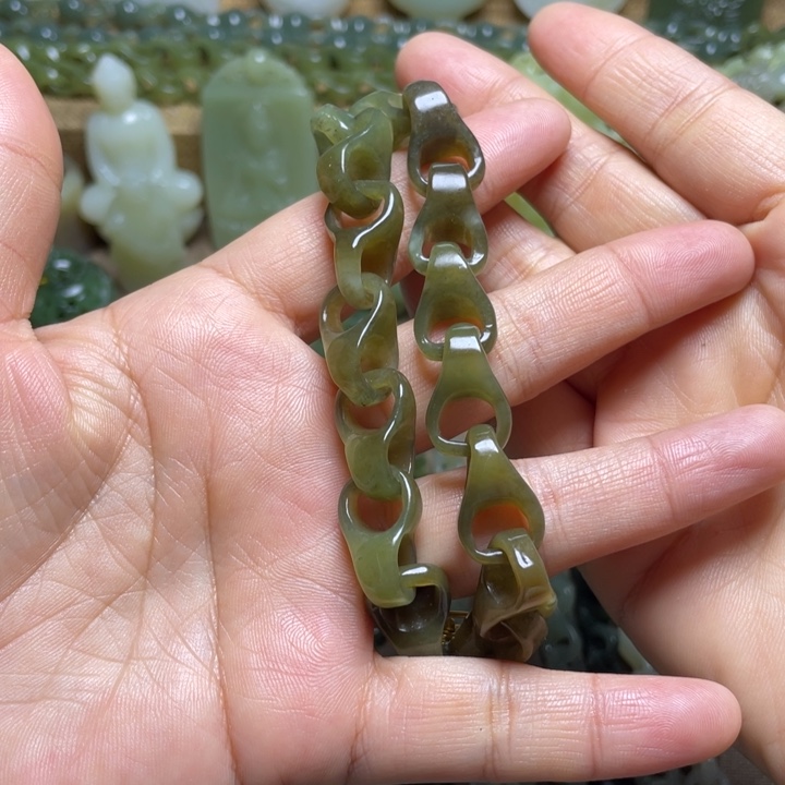 蘭***王和田玉未镶嵌颈饰