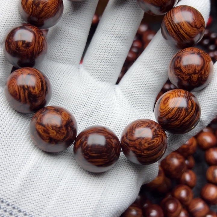 木零****鹰海南红降2.0超级黑金水波纹精品一档