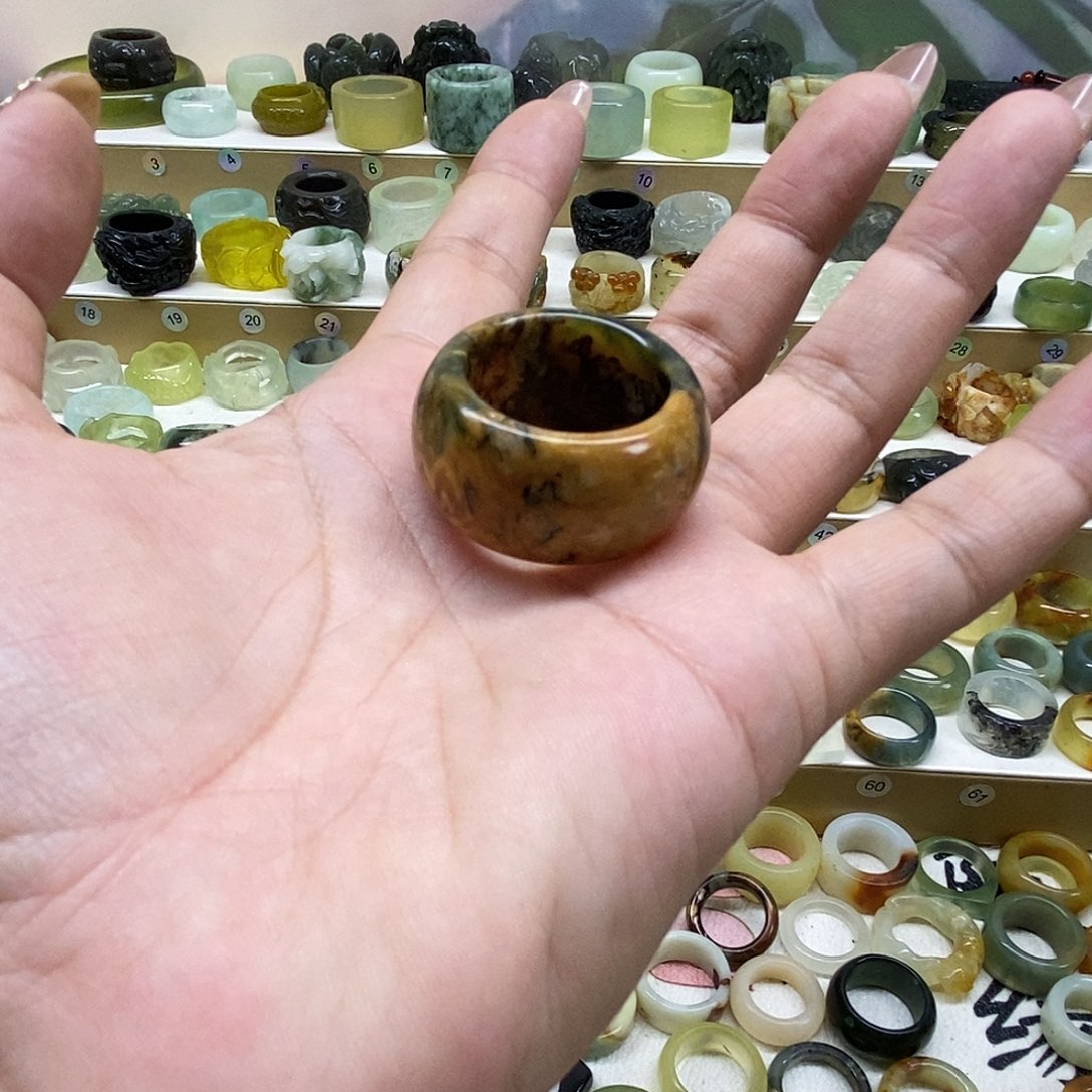 梅***声岫玉未镶嵌天然玉石戒指岫玉