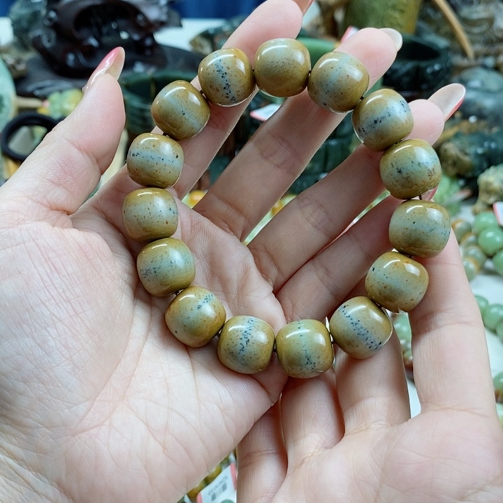 未镶嵌透闪石质玉手链