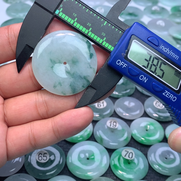 翡翠颈饰未镶嵌缅甸天然A货翡翠