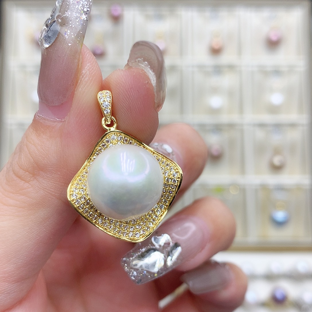 淡水珍珠合金颈饰