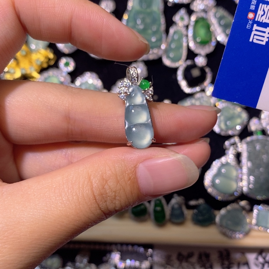 翡翠未镶嵌颈饰天然