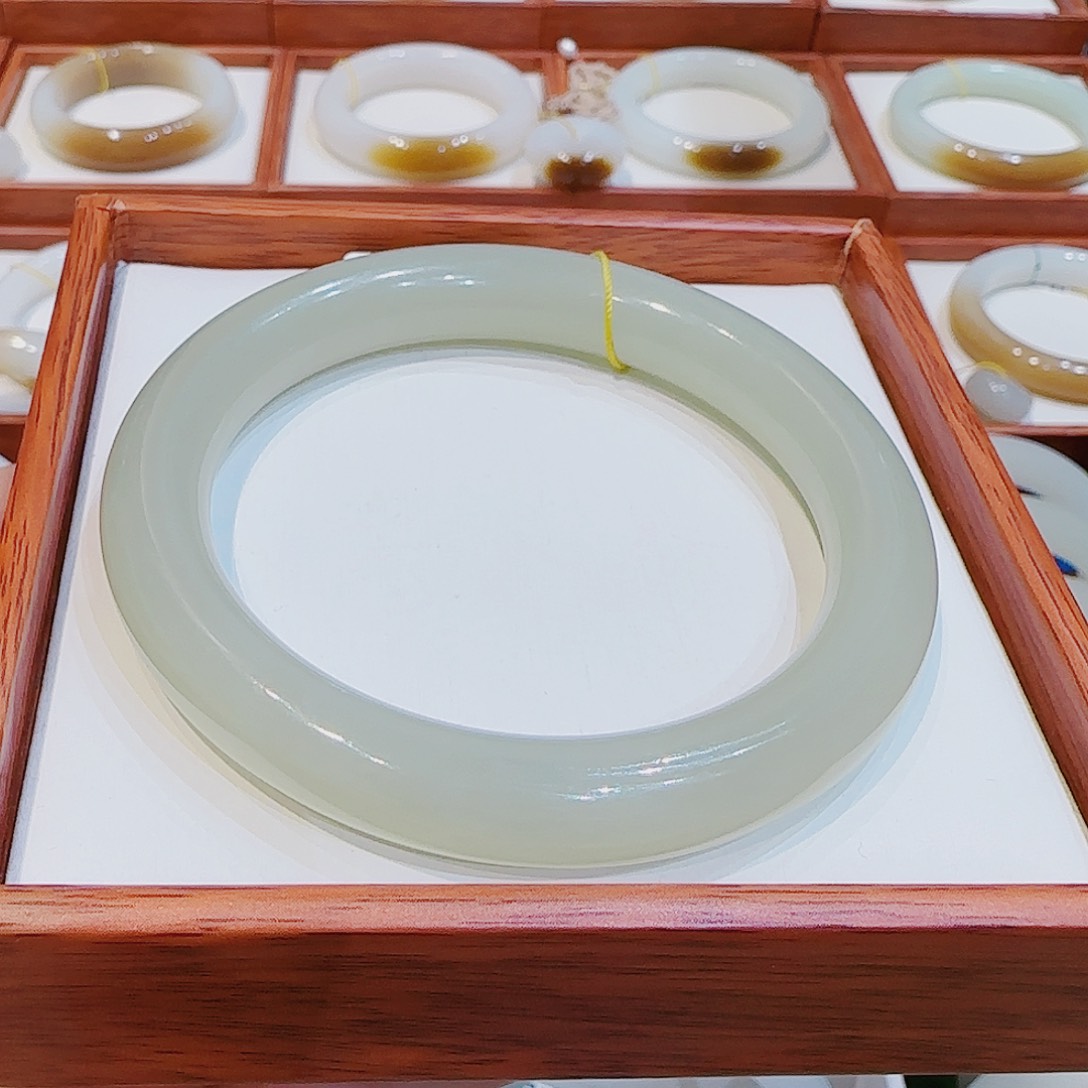 和田玉手镯未镶嵌晴水59