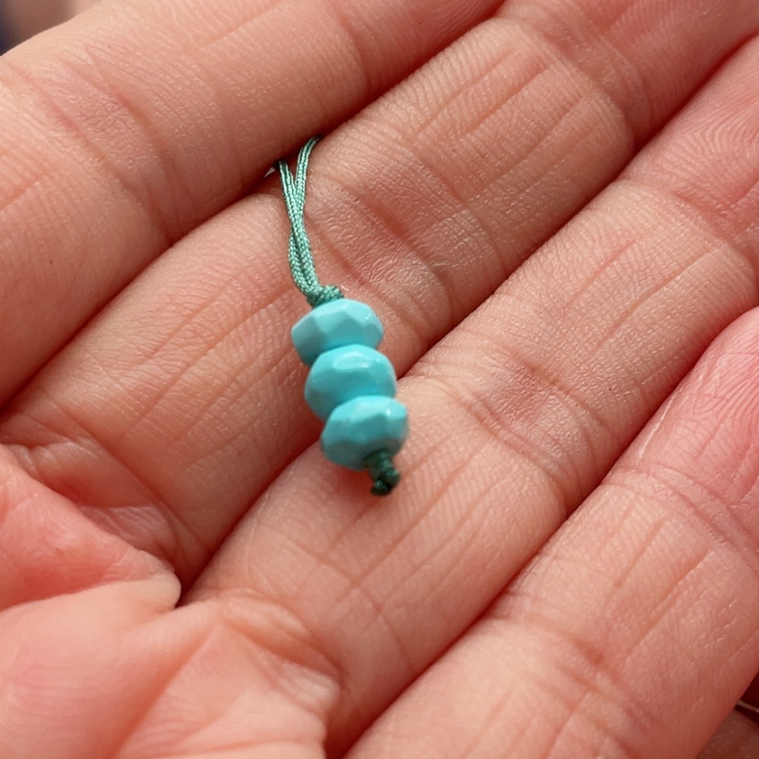 绿松石颈饰未镶嵌