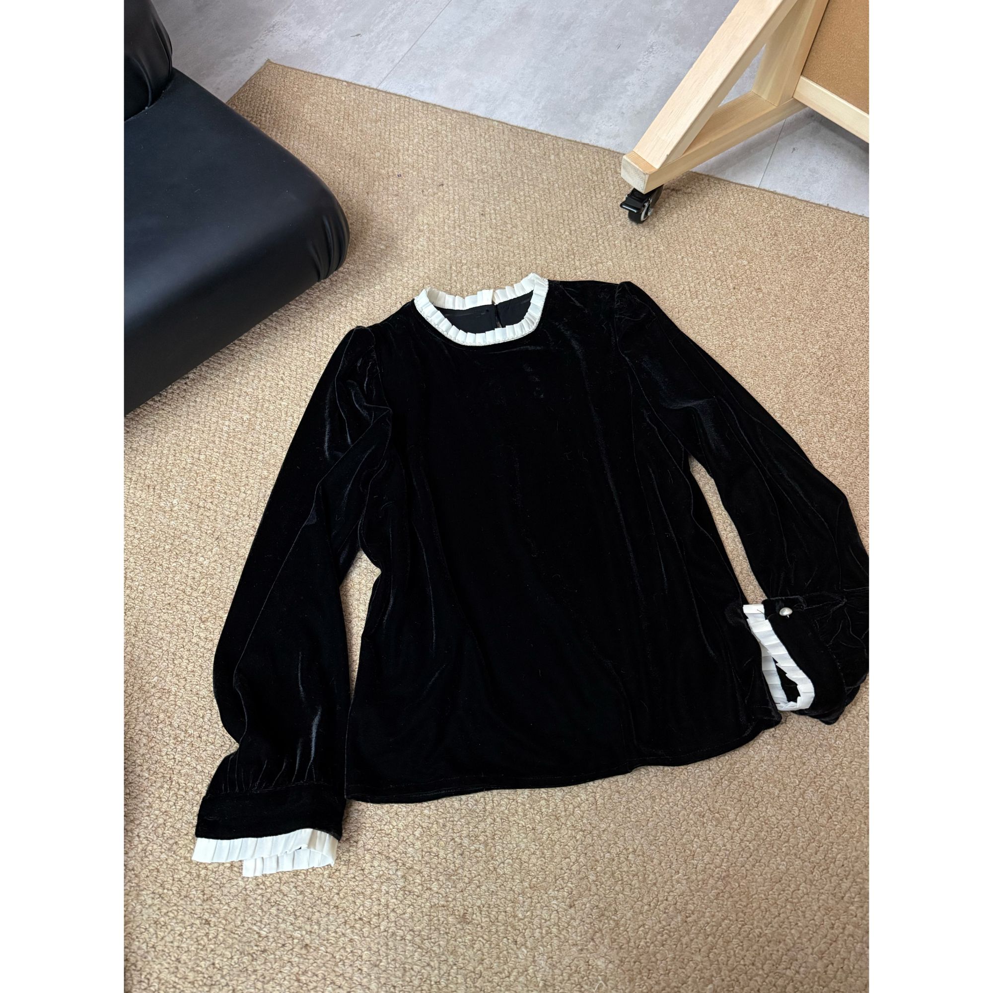 2025冬款新品【设计款  蕾丝拼接丝绒上衣】