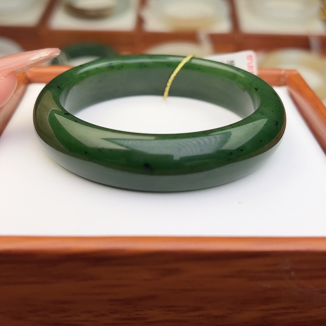 和田玉未镶嵌手镯52