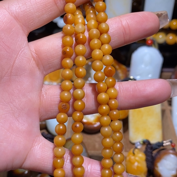 和田玉颈饰未镶嵌百**书