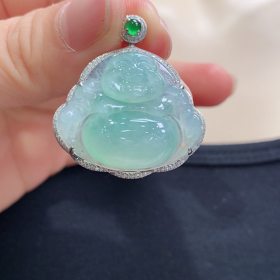 翡翠18K金镶嵌颈饰佛公