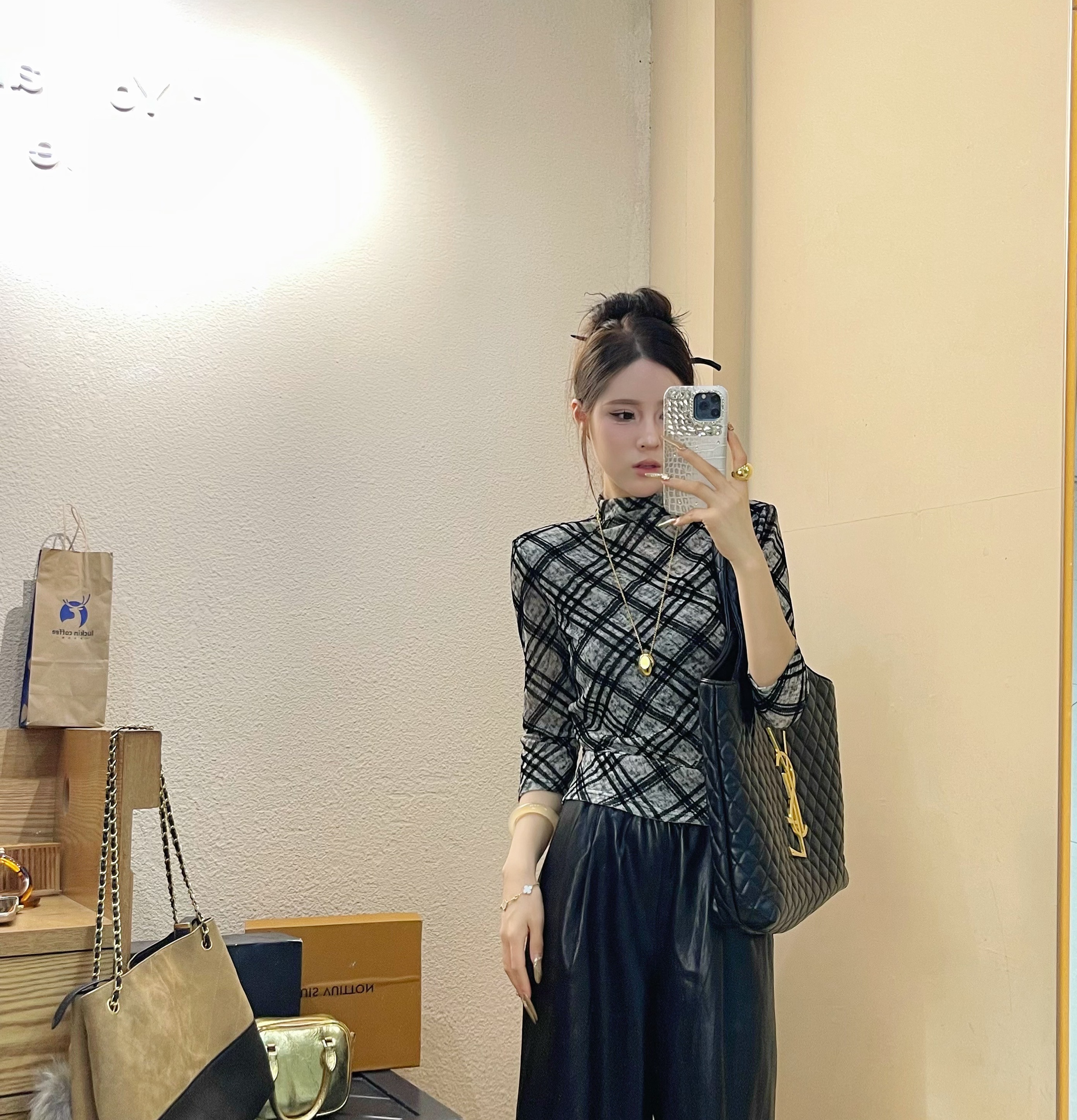 {定制}秋季新款高级感洋气格子打底T恤修身显瘦百搭气质轻奢复古