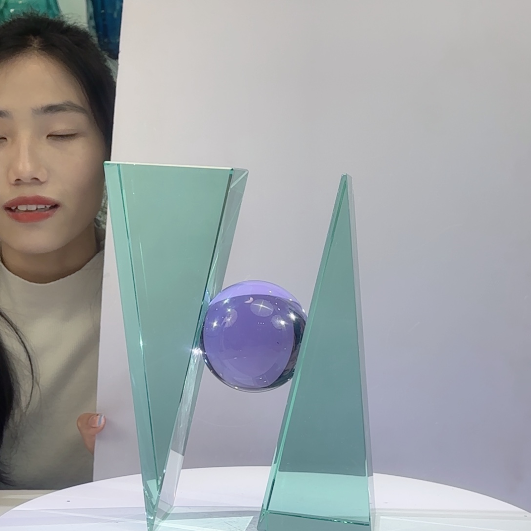 湖水色的平衡摆件