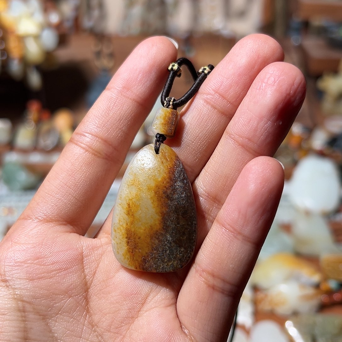 和田玉颈饰未镶嵌