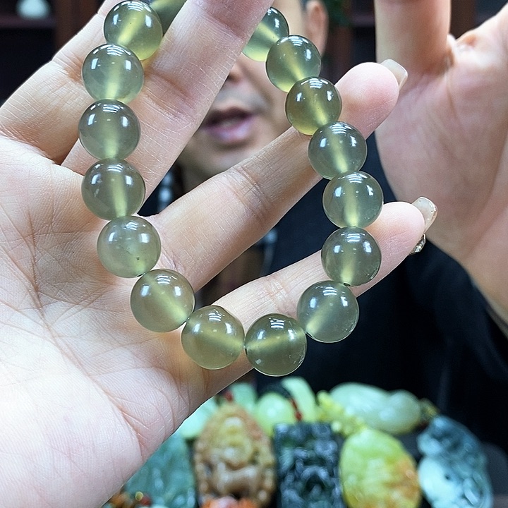 蛇纹石玉吊坠未镶嵌