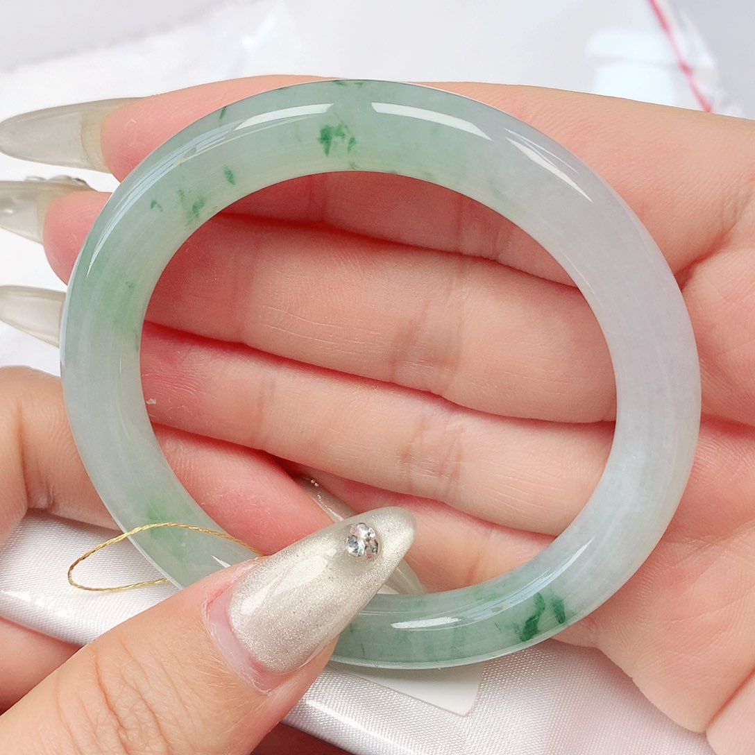 翡翠手镯未镶嵌抖音599