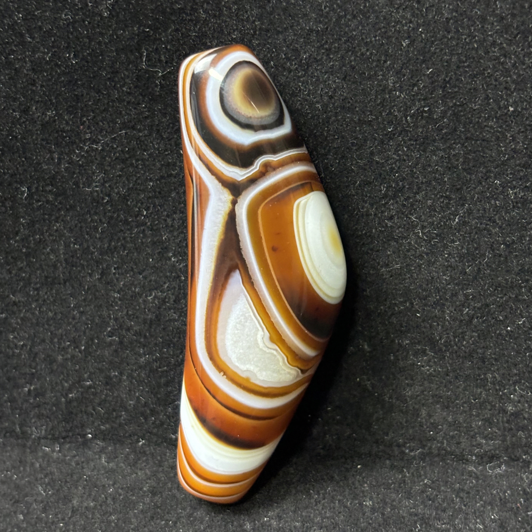 三眼日月同辉牛角玛瑙珠