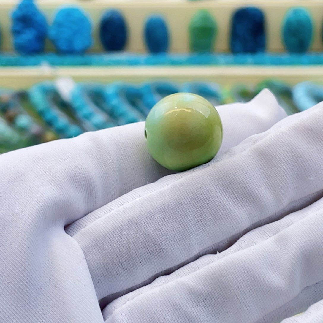 绿松石未镶嵌颈饰