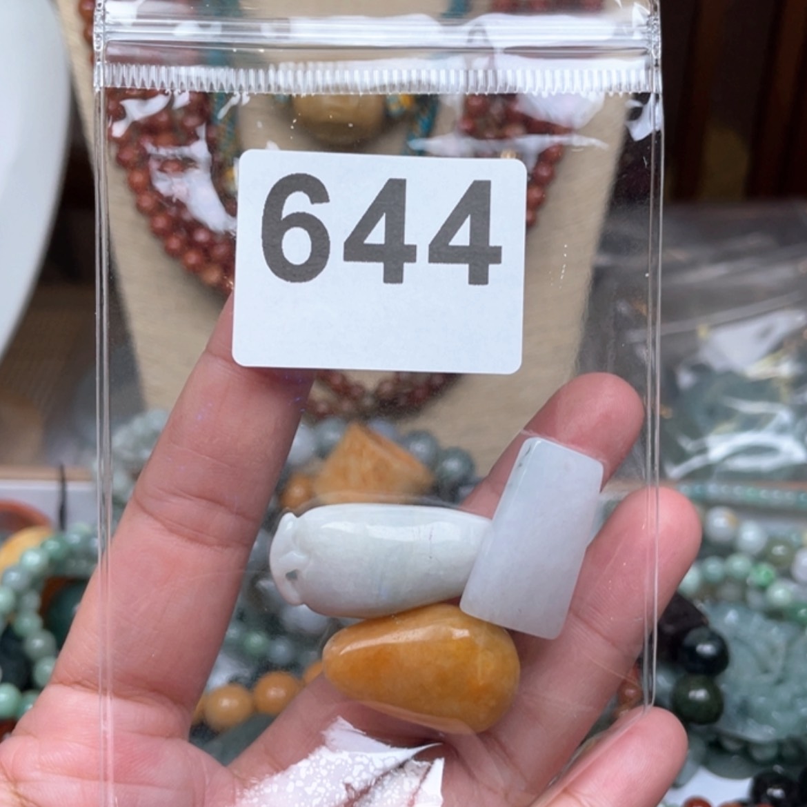 【闪购商品】翡翠颈饰未镶嵌桃****生翡翠