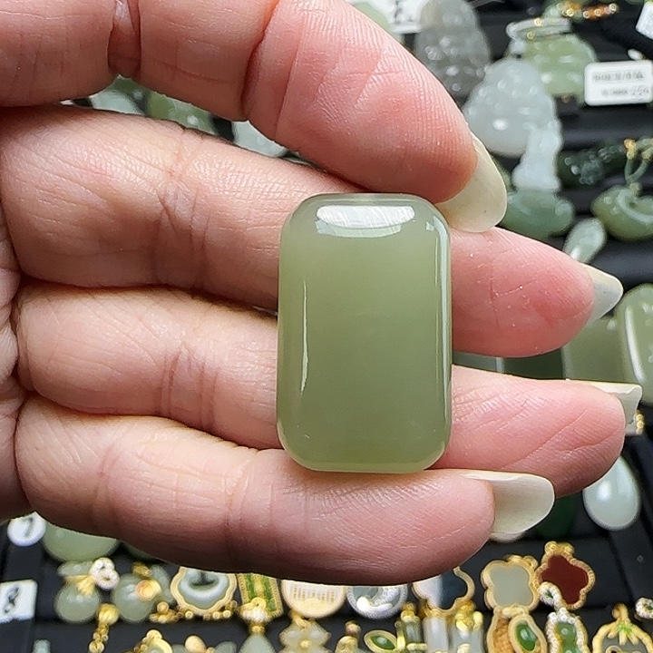 颈饰未镶嵌和田玉錢*多