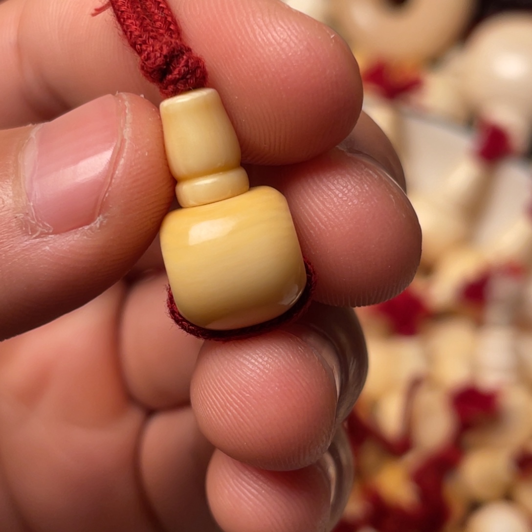 ****。吊坠牛骨哈哈哈哈哈哈哈哈哈哈哈