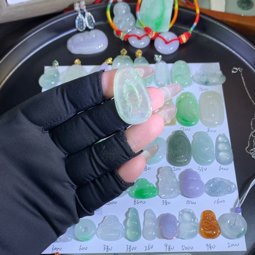 翡翠未镶嵌吊坠(不含链)一鹿有你