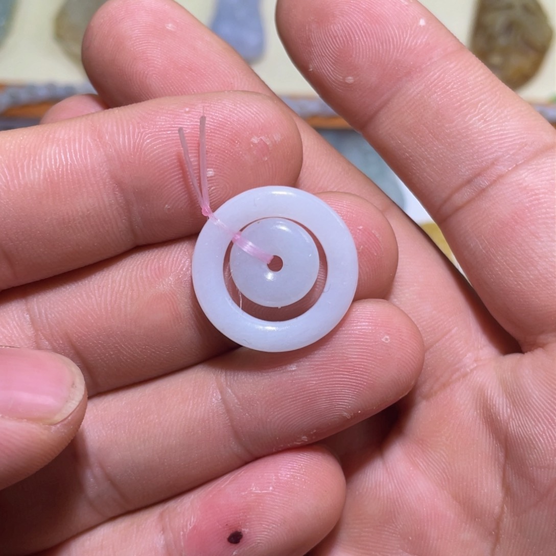 翡翠颈饰未镶嵌子母扣