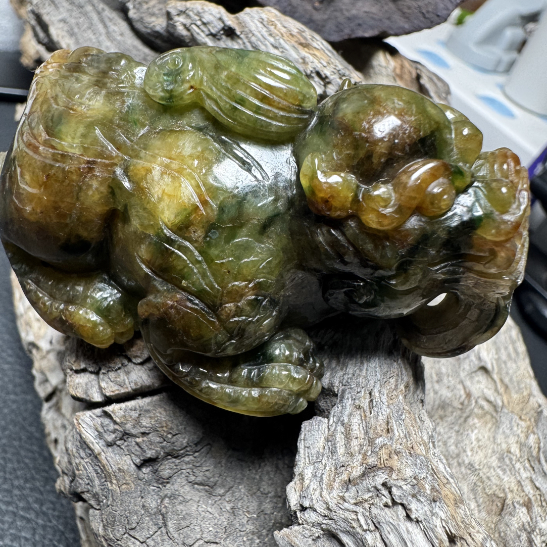 腾冲老料翡翠A货貔貅