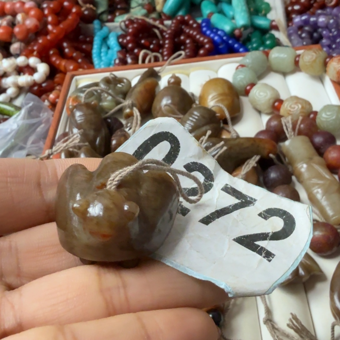 苍***君和田玉（糖玉）未镶嵌颈饰